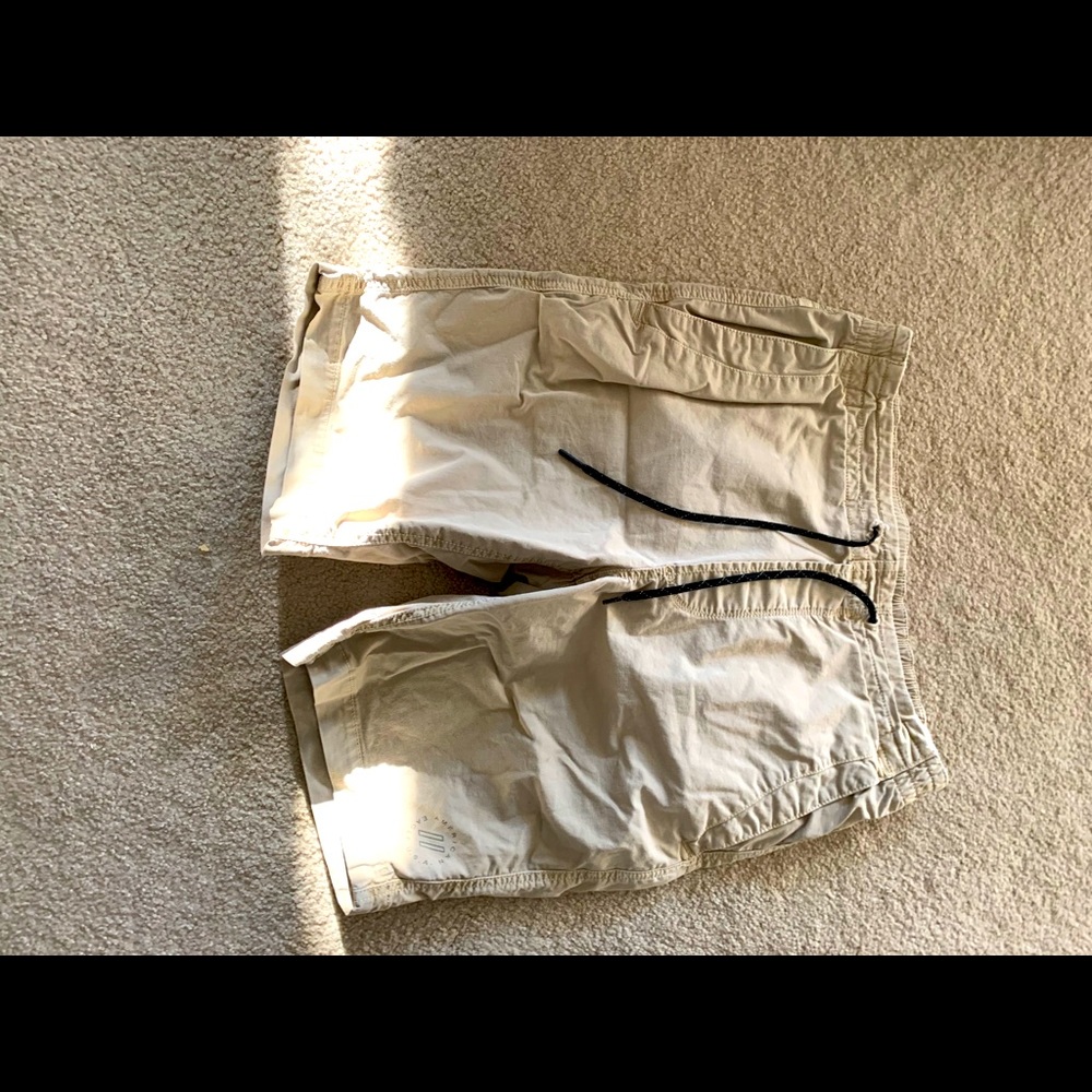American Eagle men’s size small shorts